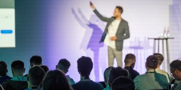 Evropa pod tlakem, sítě na hraně. Konference ČISTÁ MOBILITA ukáže budoucnost elektromobility