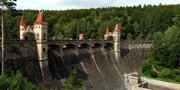 Nahlédněte do útrob majestátních hrází. Vodní elektrárny zvou na den otevřených dveří