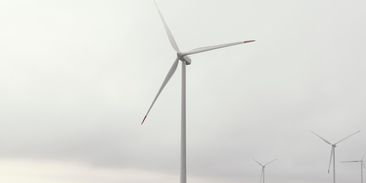 Německo chce postavit dva tisíce větrných elektráren, snižuje tak spotřebu plynu