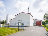 Politici se tam jezdili fotit. Teď první energeticky soběstačné obci hází klacky pod nohy