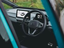 Němci spouští novou technologii, elektroauto v garáži bude možné využít jako baterii
