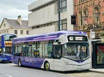 Šest z deseti nových autobusů v EU je elektrických. V Česku se jich ale pořád bojíme