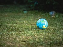 Důsledky klimatické změny nedopadají na všechny stejně, nejohroženější jsou děti a senioři