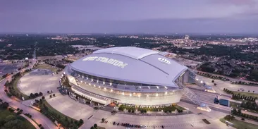 Zápasy v tropických vedrech zachraňuje klimatizace. Kolik stojí ochladit stadion?