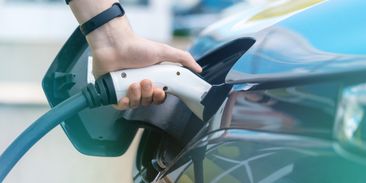Elektromobily lámou rekordy. Český trh ale výrazně zpomalil