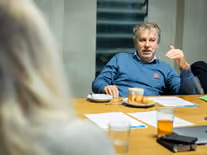 Niedermayer: Levnější elektřina? Česká energetická politika jde opačným směrem