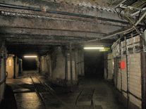 Po třiceti letech příprav začaly první vrty pro hlubinné úložiště. Obce se dál brání