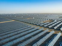 Historický zlom v Číně. Nainstalovala více obnovitelných zdrojů než uhelných