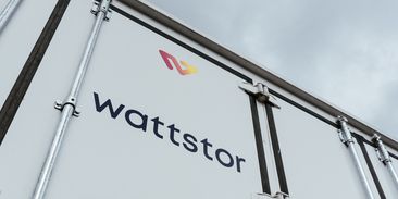 Wattstor nasazuje výkonné bateriové systémy vhodné pro integraci do podpůrných služeb, pomohl například společnosti ENERGE