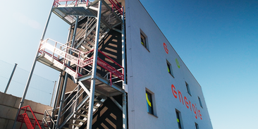 Tady se blackoutu nebojí. Stroje v přibyslavské Neufe chrání fotovoltaika a baterie